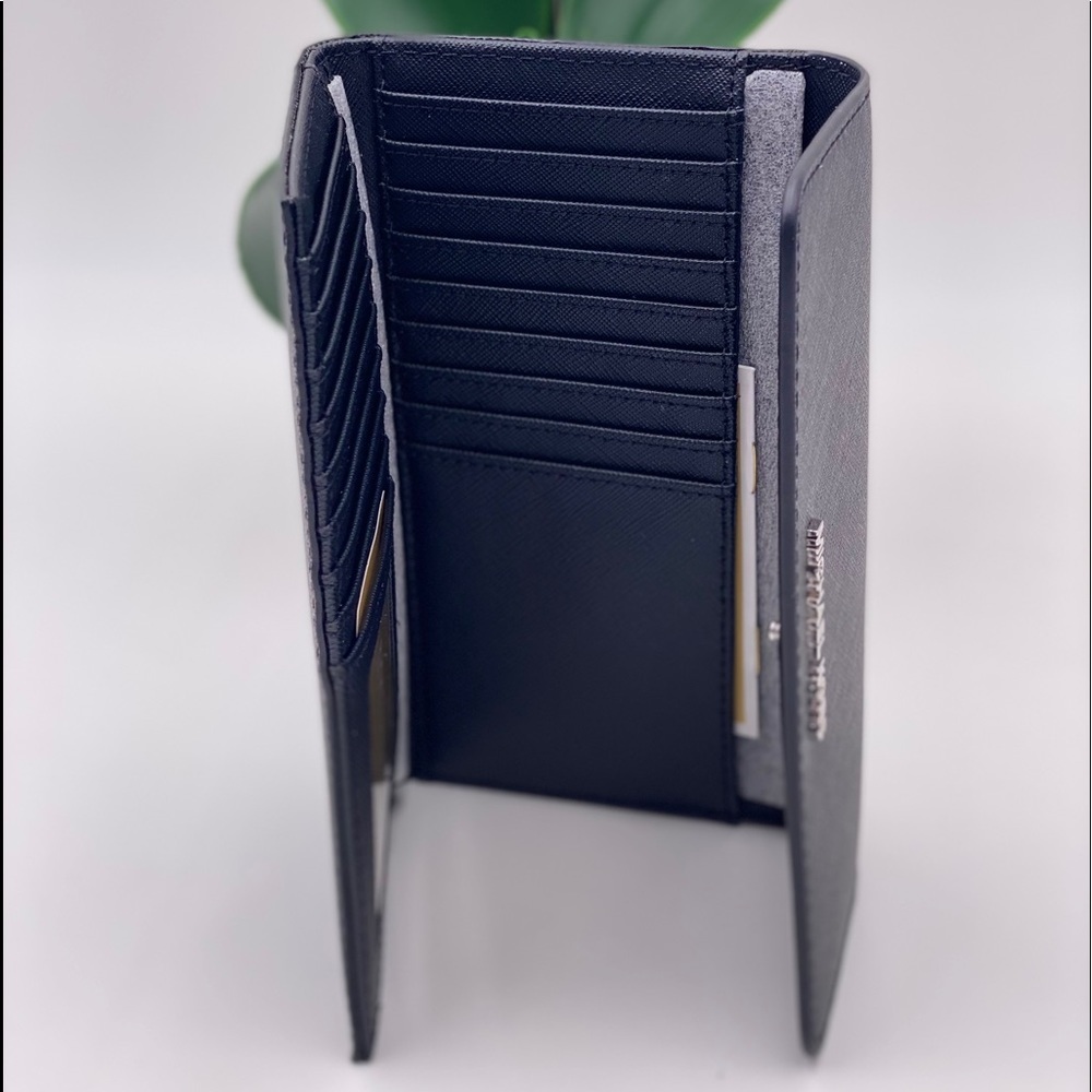 Michael Kors Trifold Wallet Black - Picture 8 of 10